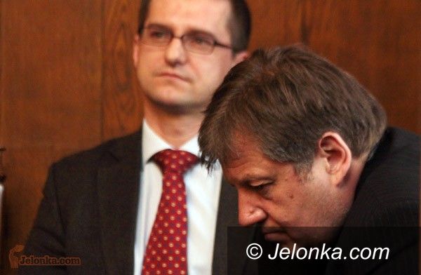 JELENIA GÓRA: Kto kupi PEC?