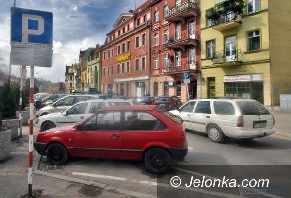 JELENIA GÓRA: Parkomaty dopiero jesienią