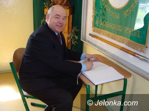 SZKLARSKA PORĘBA: Patron jak malowany