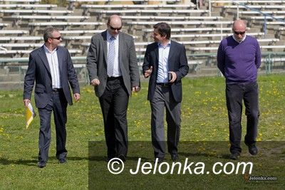 Jelenia Góra ul.Złotnicza: Wizytacja UEFA na Złotniczej ( foto )
