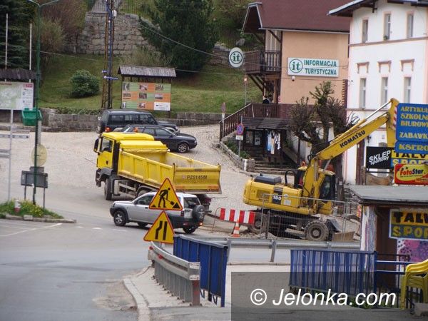 SZKLARSKA PORĘBA: Remont ul. 11 Listopada bliżej końca
