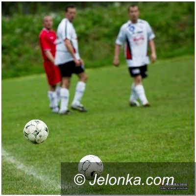 Dziwiszów - boisko: Derby dla Pub Gola