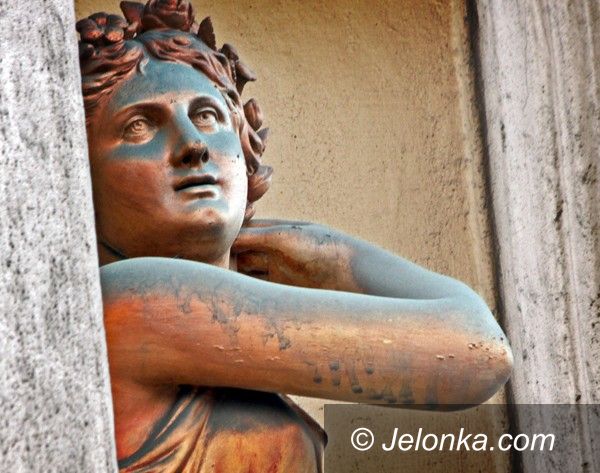 JELENIA GÓRA: Bardzo brudna bogini Flora