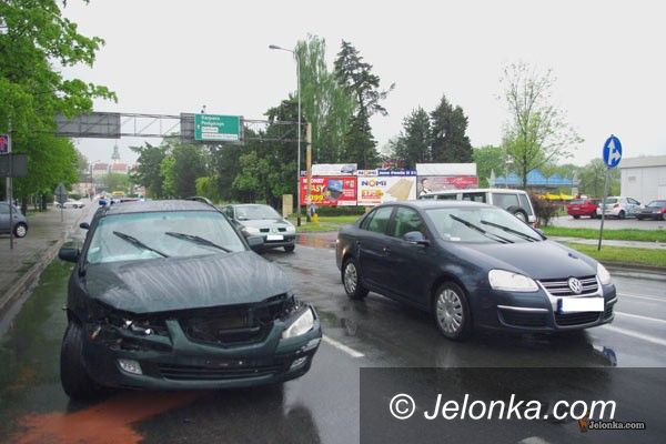 JELENIA GÓRA: Problemy z kręgosłupem po stłuczce