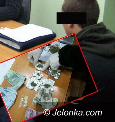 REGION: Narkotyki nosił na szyi
