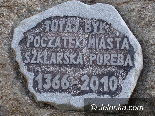SZKLARSKA PORĘBA: Głaz na pamiątkę początków miasta