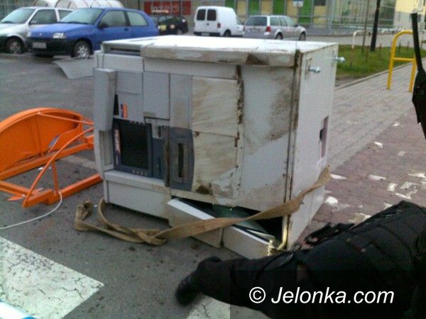 JELENIA GÓRA: Jak ukraść, to bankomat