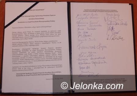 JELENIA GÓRA: Popierają Jarosława Kaczyńskiego