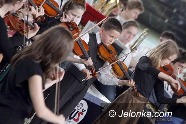 JELENIA GÓRA: Dzieci dzieciom, czyli koncert z zadęciem