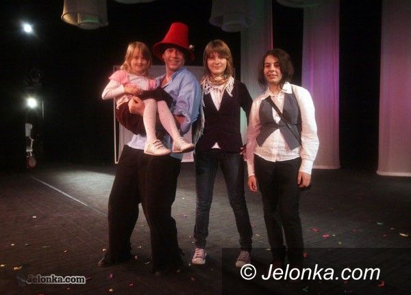 JELENIA GÓRA: Rozbójnik Rumcajs dzieciom! VIDEO