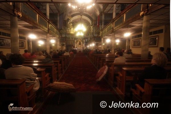 JELENIA GÓRA: Deszcz zmył procesje na Boże Ciało