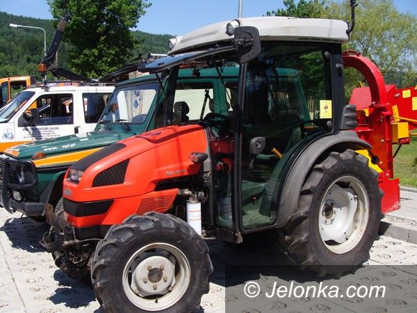 SZKLARSKA PORĘBA: Nowa droga i wóz strażacki