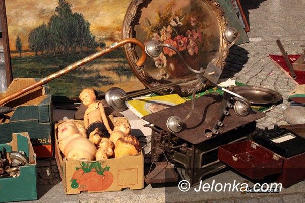 JELENIA GÓRA: Kolekcjonerzy przed ratuszem