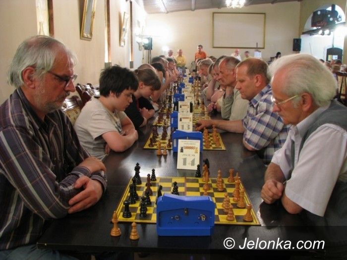 Jelenia Góra: Szachiści zagrali o Puchar Karkonoszy