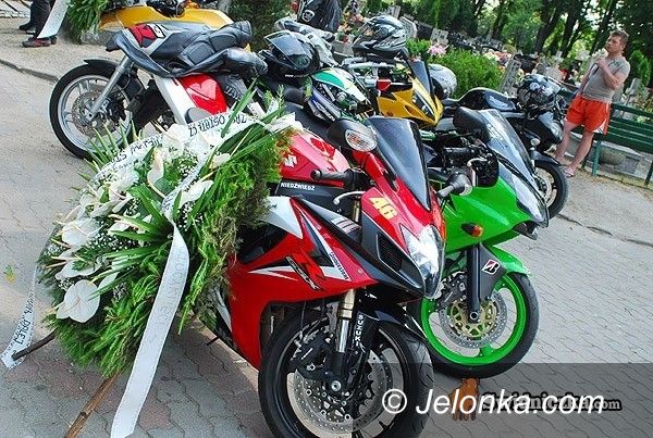 ŚWIEBODZICE: Asfaltu wstęga pusta znów – pożegnanie motocyklisty