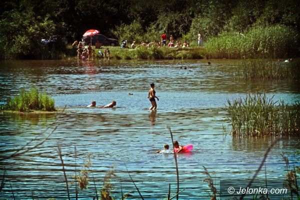 JELENIA GÓRA: Jak upał, to nura do wody!
