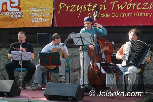 JELENIA GÓRA: W Parku Norweskim jak na promenadzie