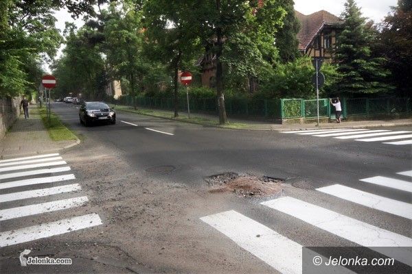 JELENIA GÓRA: Na tę dziurę nie ma mocnych
