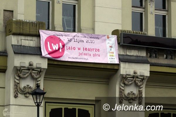 JELENIA GÓRA: Sekrety scenografii i sztuka upadku