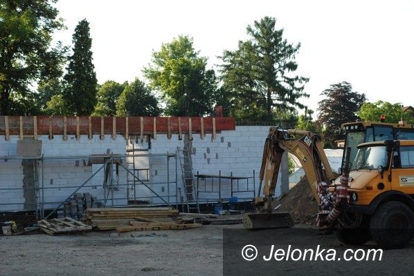 JELENIA GÓRA: Biedronka pod Chojnikiem