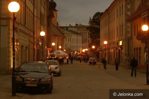 JELENIA GÓRA: Miasto dwóch traktów śródmiejskich