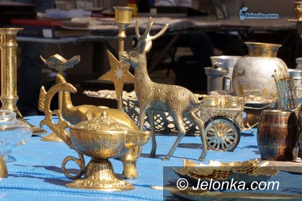 JELENIA GÓRA: Niedzielne starocie w Rynku – VIDEO