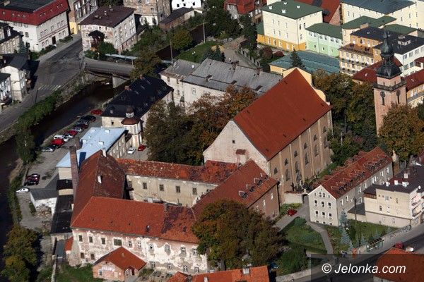 JELENIA GÓRA: Bój firm o remont byłego klasztoru