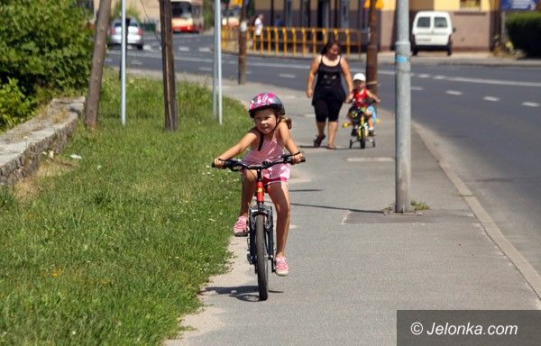 JELENIA GÓRA: Przez wyrwy i dziury rowerem do Cieplic