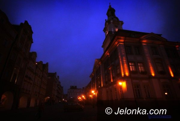 JELENIA GÓRA: Plac Ratuszowy bez ciszy nocnej?