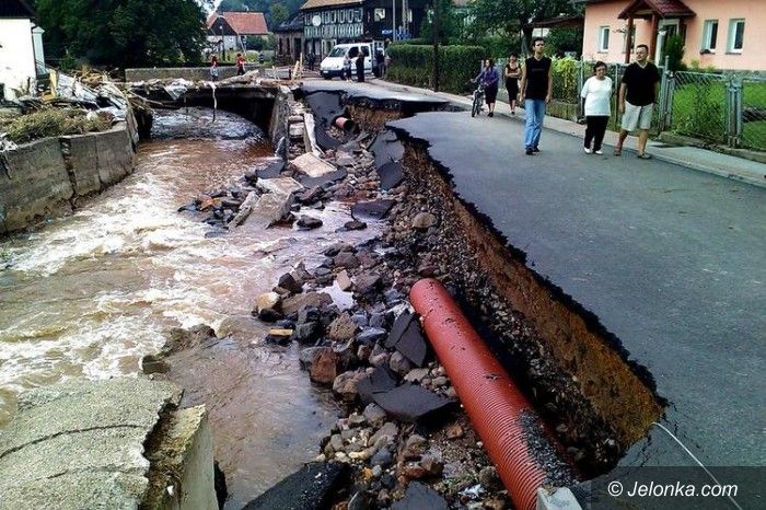 DOLNY ŚLĄSK: Wciąż są kłopoty z dojazdem na zalane tereny