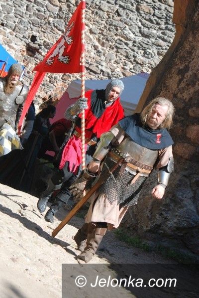 JELENIA GÓRA/SOBIESZÓW: Rycerze zawitali na Chojnik