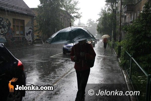 JELENIA GÓRA/ Dolny Śląsk: Burze z gradem przejdą przez Dolny Śląsk