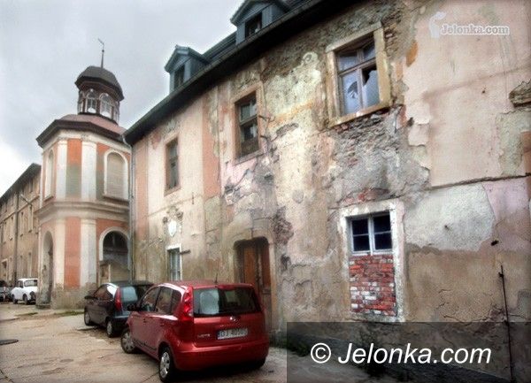 JELENIA GÓRA: Cieplicka perła ze skazą