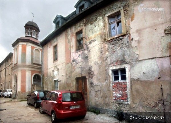 JELENIA GÓRA: Cieplicka perła ze skazą
