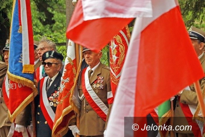 JELENIA GÓRA: Chwała Bohaterom bez capstrzyku