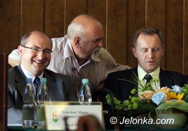 JELENIA GÓRA: Radni o festiwalu teatrów i strefie parkowania