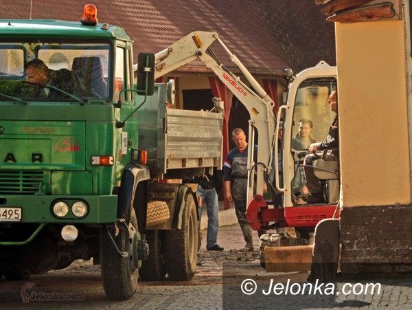 JELENIA GÓRA: Gmach „Relaksu” bez wody
