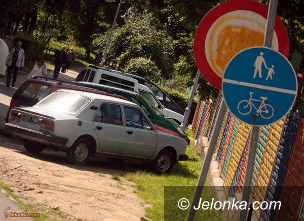 JELENIA GÓRA: Parkowanie w mieście: zabobrzanie pokrzywdzeni
