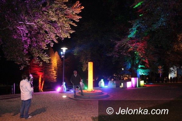 KARPACZ: Ożywające barwy iluminacji pod Śnieżką