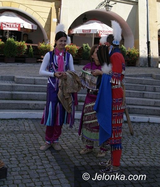 JELENIA GÓRA: Na placu Ratuszowym rządzą Czesi!