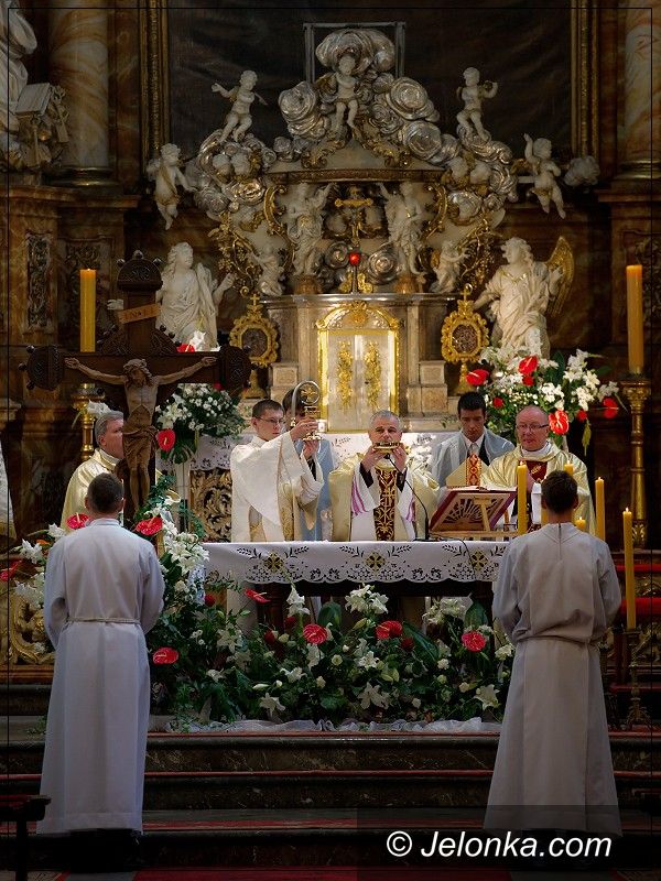 JELENIA GÓRA: Ślubowanie pierwszaków przed ołtarzem