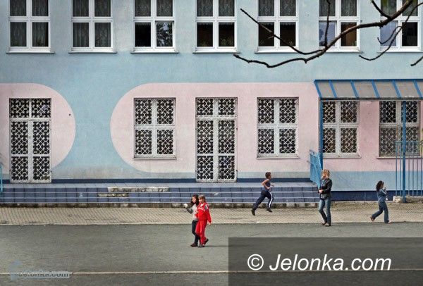 JELENIA GÓRA: Kto zmieni oblicze SP nr 13? Jest czworo odważnych