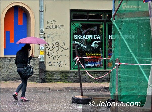 JELENIA GÓRA: Wrześniowy śnieg w centrum?