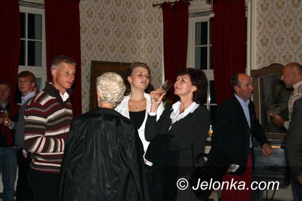 STANISZÓW: Igraszka ze świętymi w barokowym pałacu