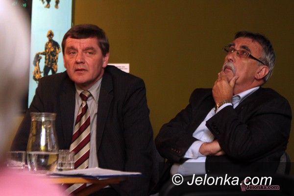 JELENIA GÓRA: Ruiny między zabytkami, a my – między ruinami