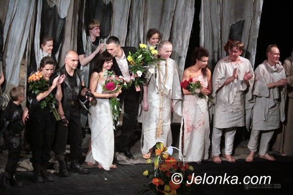 JELENIA GÓRA: Grzmoty i błyskawice w „Norwidzie”. Kochajmy romantyzm!