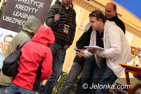 JELENIA GÓRA: Elegancja na czterech kółkach i w deszczu