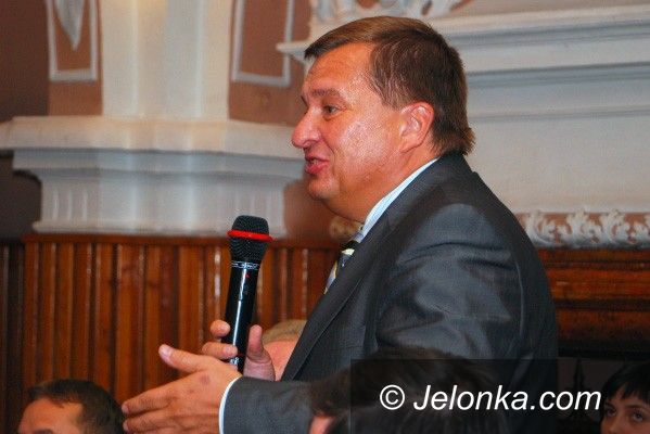 JELENIA GÓRA: O (nie)paleniu śmieci w sali kominkowej