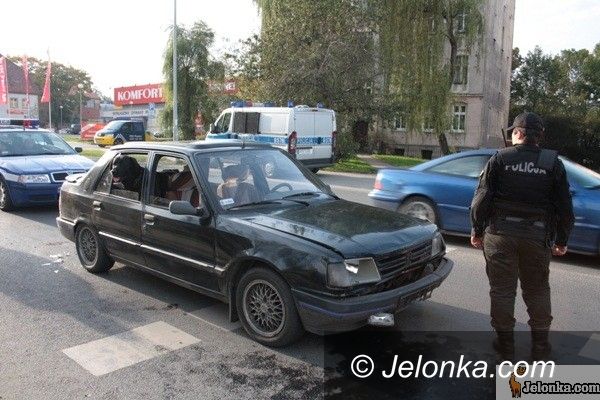 JELENIA GÓRA: Ostre hamowanie i&#8230; kraksa gotowa