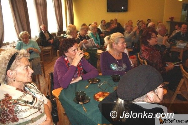 JELENIA GÓRA: Kochajmy mamy: prozaicznie i wierszem